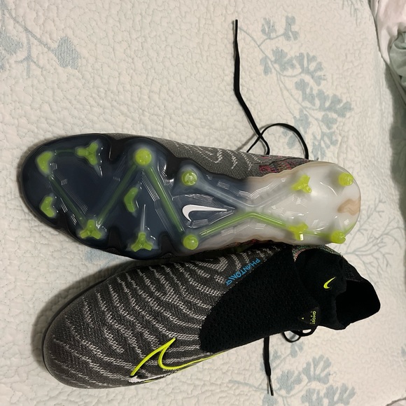 Cleats Nike phantom super hard to find - Picture 5 of 11